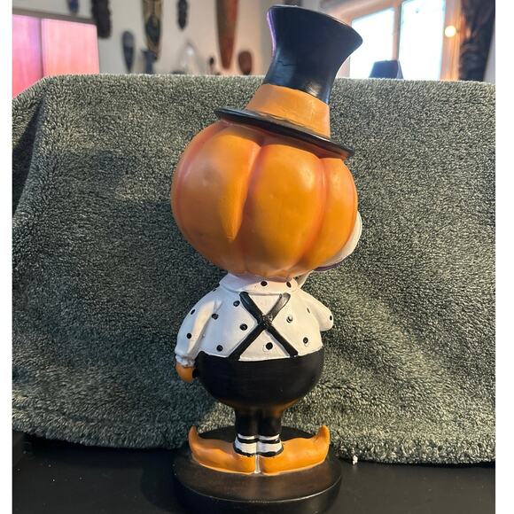 New Halloween Pumpkin Head Holding Lollipop Figurine Cynthia Rowley - Picture 5 of 9